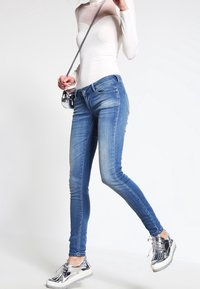 ONLY Vaqueros pitillo - blue denim