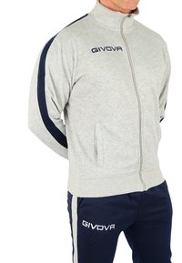 Giacca grigia con zip e colletto alto, strisce laterali blu navy e logo ricamato "GIVOVA". Abbinata a pantaloni blu navy con strisce laterali.