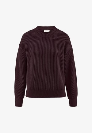 Donkerbruine geribbelde breiselsweater met een hoge hals, losse schouders en een relaxte pasvorm. De gestructureerde stof heeft een verticaal streepjespatroon.