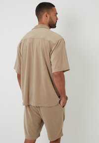 Threadbare CROFTON - Camisa - mid stone
