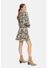 SUGARFREE JIVE   - Rochie de zi - yellow