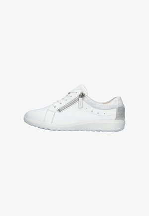 Weißer Low-Top-Sneaker mit strukturiertem Fersenbereich, seitlichem Reißverschluss, Schnürsenkeln und perforierten Details auf weißem Hintergrund.