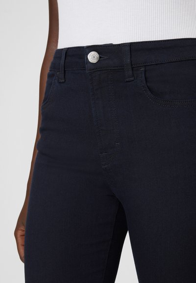 Filippa K LOLA SUPER STRETCH - Calças de ganga de corte skinny - mid dark denim