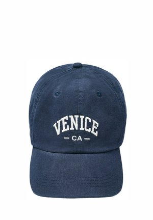 Marineblaue Baseballkappe mit weiß besticktem Schriftzug "VENICE CA" vorne, mit Belüftungsösen und gebogenem Schirm.