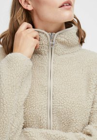 Oxmo OXTOVA - Kratki kaputi - oyster
