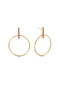 Goldene Creolen mit einem runden Design und einem vertikalen Akzent aus fünf rechteckigen rosa Steinen. Polierte Oberfläche, moderner Look.