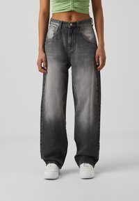 ONLY ONLJULIA LOOSE FIT BAGGY - Široke kavbojke - light grey denim