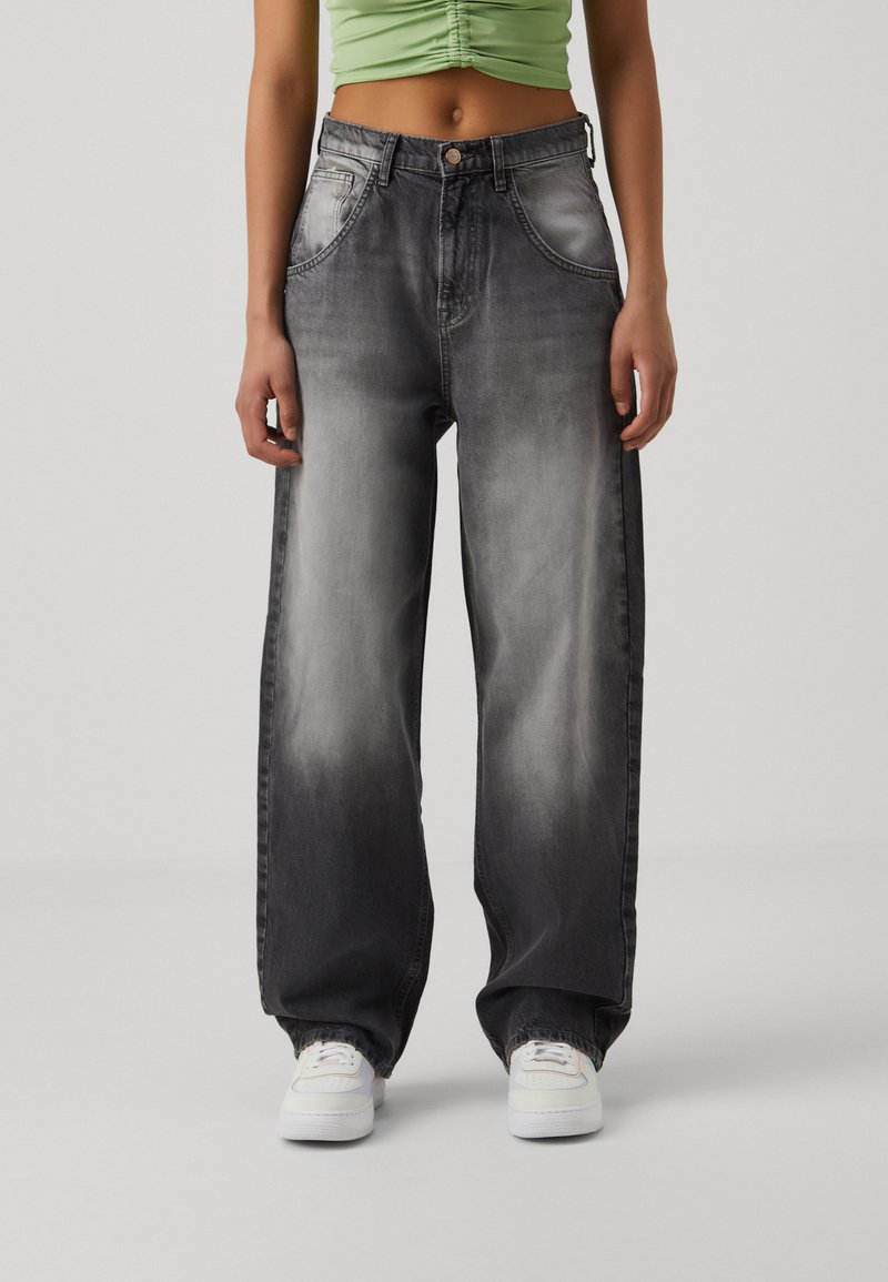 ONLY ONLJULIA LOOSE FIT BAGGY - Široke kavbojke - light grey denim