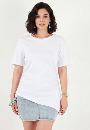 Lela & Buratti, LELA & BURATTI T SHIRT REGULAR FIT - T-shirt basic - white