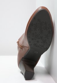 Anna Field Korolliset nilkkurit - cognac