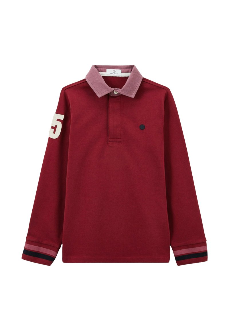 Polo à manches longues de couleur bordeaux avec un col rose clair contrastant, un logo bleu marine et des accents rayés sur les poignets. Présente le numéro "5".