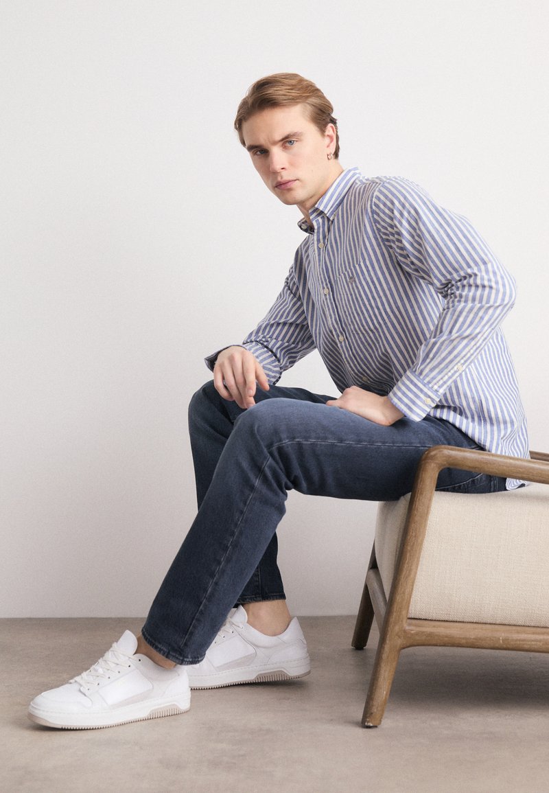GANT STRIPE SHIRT - Košile - royal white