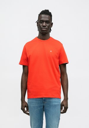 CLASSIC MONOGRAM TEE - Základné tričko - red