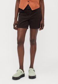 ONLY Tall ONLNESSA BELT  - Shorts - seal brown