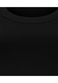 Zwart geribbeld tanktop met een ronde halslijn. De stof heeft een gladde textuur met verticale strepen en minimale stiksels aan de randen.