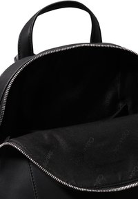 Calvin Klein MUST DOME BACKPACK - Zaino - black