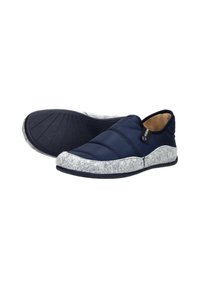 Marine slip-on schoenen met een gequilt bovendeel, grijze viltaccenten en een gestructureerde rubberen zool voor grip. Zachte voering voor comfort en warmte.