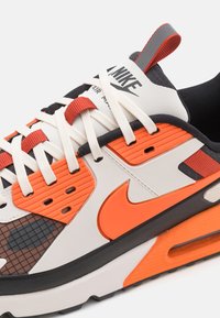 Nike Sportswear AIR MAX 90 DRIFT - Sapatilhas - phantom/safety orange/dark smoke grey