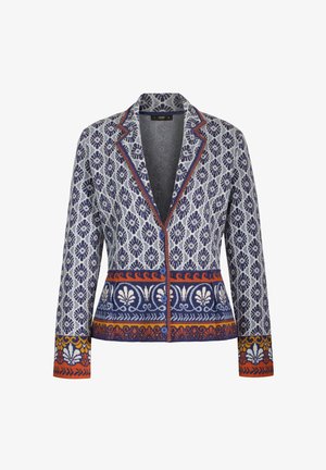 Blazer boutonné avec motif géométrique bleu et blanc, bordures décoratives orange et jaune sur les poignets et la taille, col cranté.