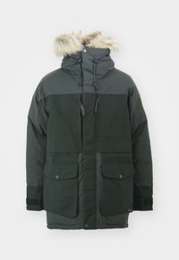 Sort og mørkegrå parka jakke med en hætte beklædt med pels, sidelommer, justerbare manchetter og lynlåslukning. Tekstureret stof for varme.