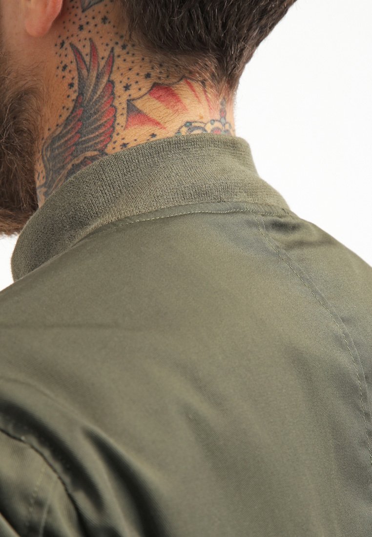 dickies hughson bomber