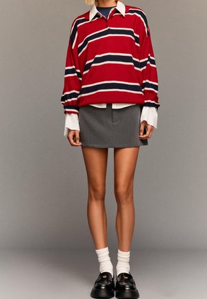 Bershka, Polo - red