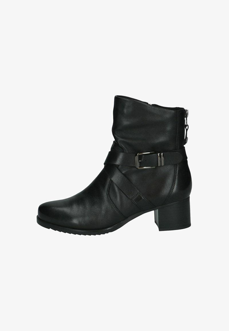 Bottine en cuir noir avec petit talon épais, fermeture éclair latérale et bride décorative avec boucle métallique autour de la cheville.