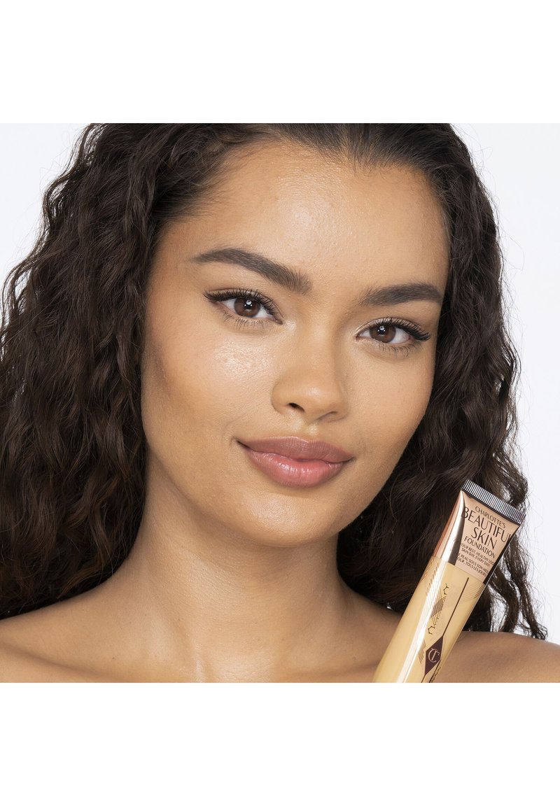 Damen Teint | Charlotte Tilbury CHARLOTTE'S BEAUTIFUL SKIN FOUNDATION Foundation 7 warm/tan - PR24321 Damen Teint | Charlotte Tilbury CHARLOTTE'S BEAUTIFUL SKIN FOUNDATION Foundation 7 warm/tan - PR24321