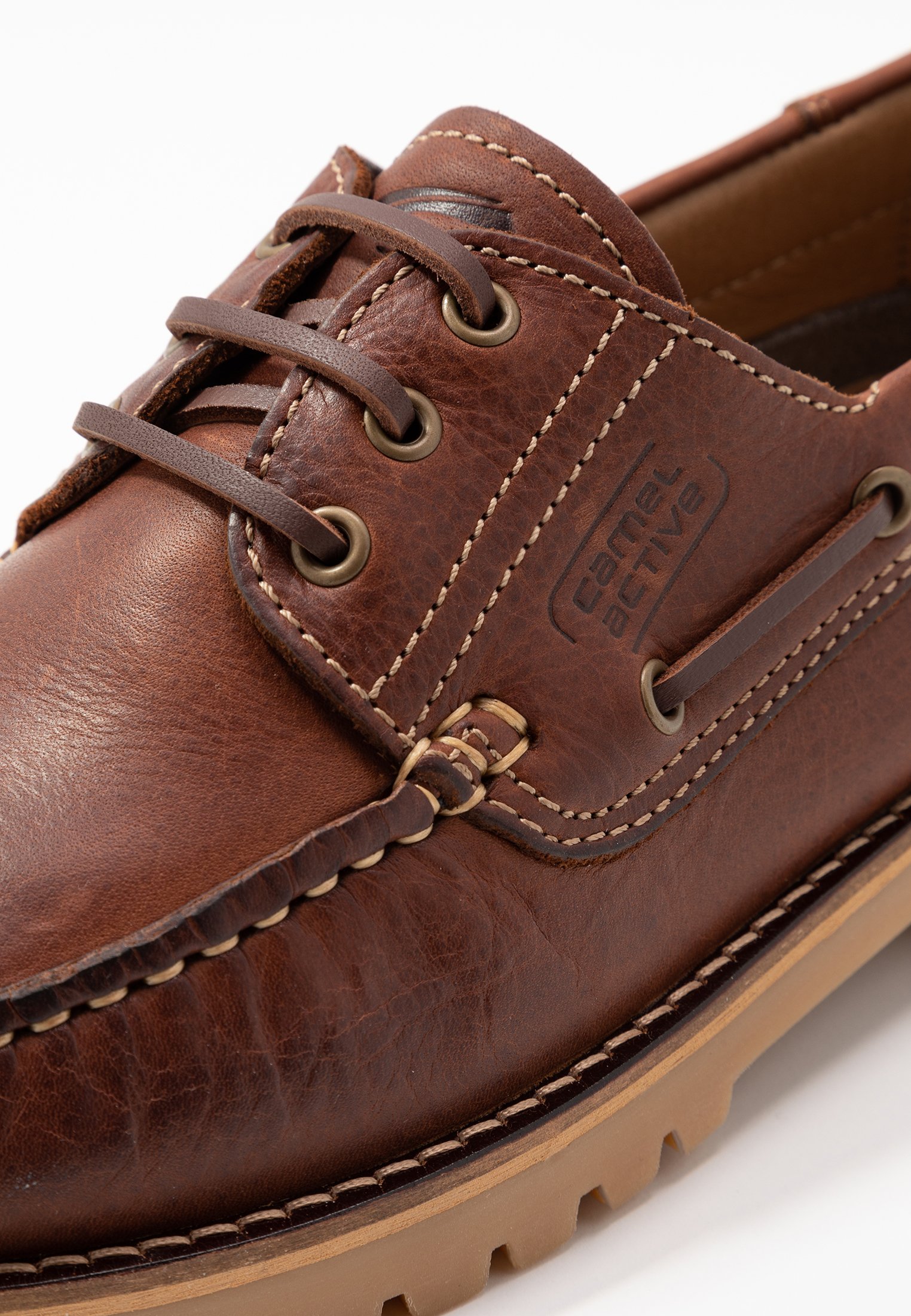 camel boat shoes
