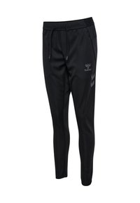 Svart atletisk byxor gjorda av ett mjukt, lätt tyg. Har en elastisk midja med dragsko, sidofickor och en logotyp.