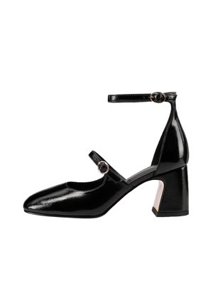 Décolleté Mary Jane in pelle verniciata nera, con punta quadrata, cinturino alla caviglia e tacco largo con un accento metallico. Texture liscia e finitura lucida.