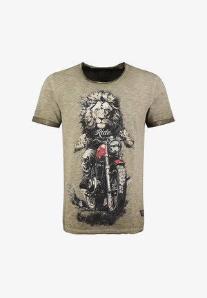 Beiges kurzärmliges T-Shirt mit einer Grafik eines Löwen, der ein rotes Motorrad fährt, und dem Text "Ride like a king" auf der Vorderseite.