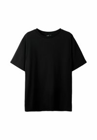 Camiseta negra de manga corta, hecha de algod�ón suave, con cuello redondo, corte relajado y sin patrones ni diseños visibles.