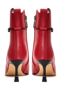 Cesare Gaspari Stivaletti - red