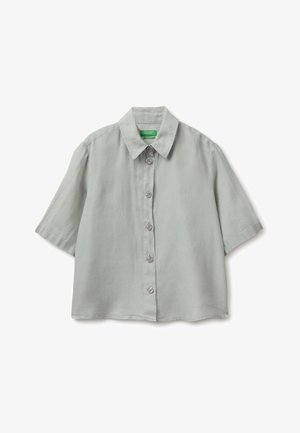 Hellgraues kurzärmeliges Hemd zum Zumknöpfen mit Kragen, fünf Knöpfen vorne und lässiger Passform.