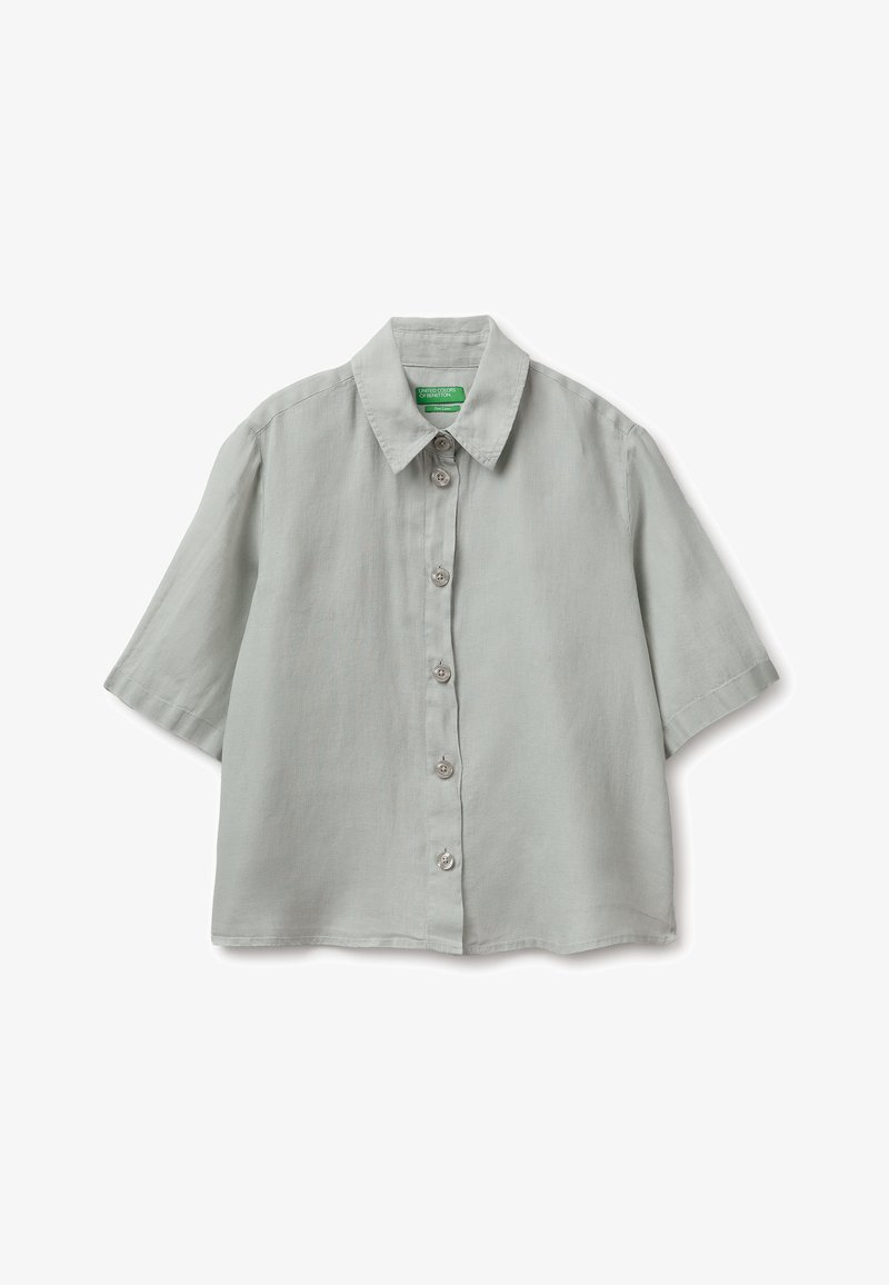 Hellgraues kurzärmeliges Hemd zum Zumknöpfen mit Kragen, fünf Knöpfen vorne und lässiger Passform.