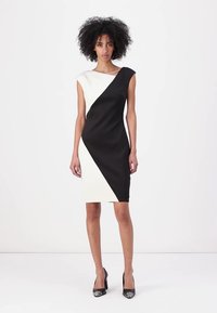 Calvin Klein COLORBLOCK DRESS - Robe fourreau - black/chalk