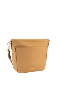 Borsa a spalla Tan Bogner con tasca frontale e tracolla regolabile scura, dotata di accessori in tonalità oro e logo.