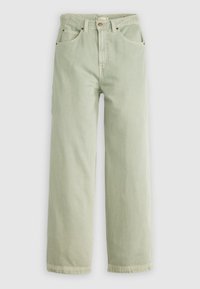 Jeans denim vert clair à jambe large avec bouton et fermeture éclair à l'avant, passants de ceinture et style cinq poches, présenté sur fond blanc.
