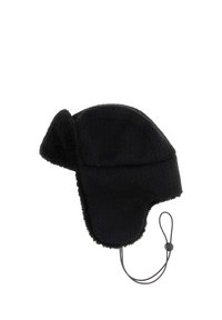 Czarna dzianinowa czapka uszatka z nausznikami, wyściełana miękkim polarem. Posiada wiązanie pod brodą dla pewnego dopasowania oraz teksturowany wzór na zewnętrznym materiale.