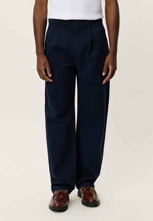 ROMEO PLEATED PANTS - Bukser - dark navy