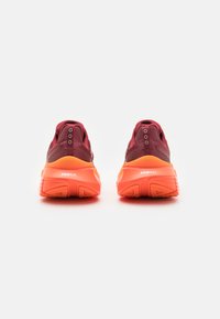 Saucony GUIDE 17 - Scarpe da corsa su strada - currant/pepper