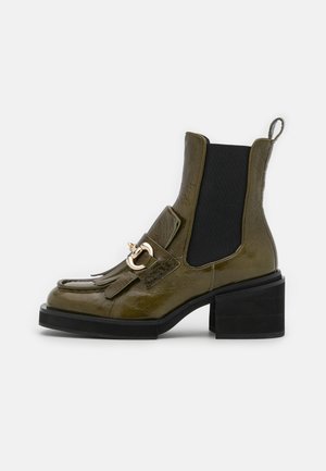 Enkellaarsjes met plateauzool - green