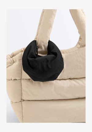 OYSHO Keresztpántos táska - black