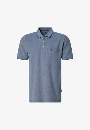 Blau meliertes Poloshirt mit einer Knopfleiste mit drei Knöpfen, kurzen Ärmeln und einer Brusttasche mit einem kleinen Logo. Kontrastierende Kragenverzierung.