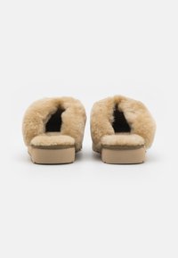 UGG CLASSIC SLIPPER II - Chaussons - antilope