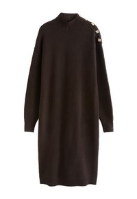 Mørkebrun strikket kjole med høj hals, lange ærmer og ribbet tekstur. Har dekorative guldknapper på skulderen som detalje.