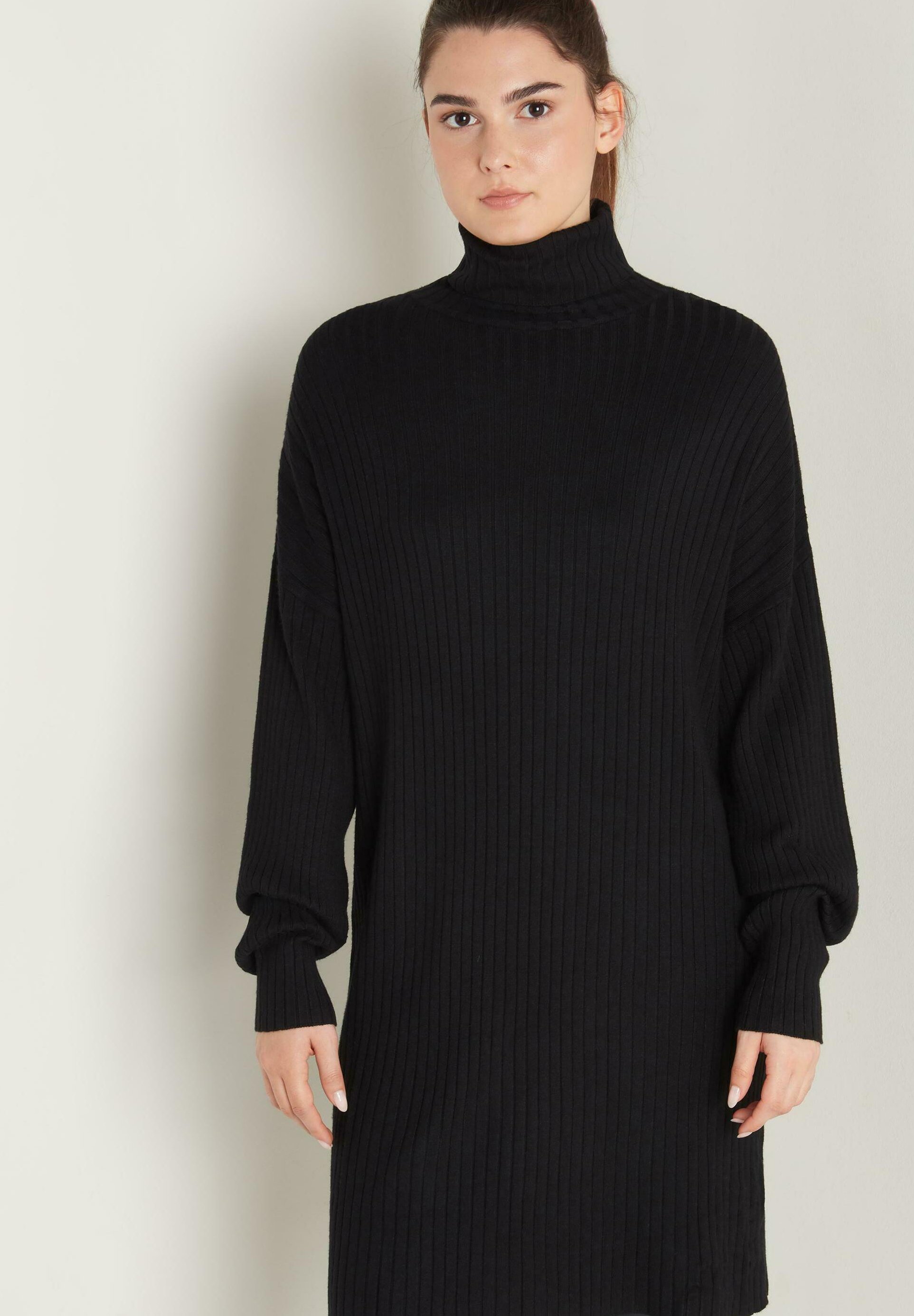 Tezenis MIT STEHKRAG - Abito in maglia - nero - Zalando