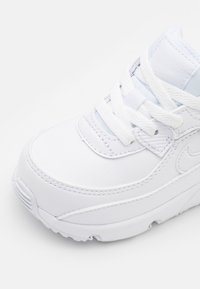Nike Sportswear AIR MAX 90 EASYON - Sportcipő - white/metallic silver