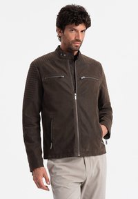 Non selezionato, brown